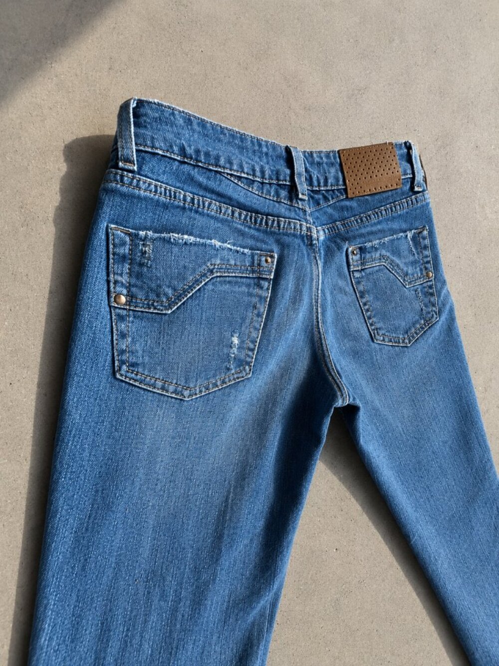Y2K Distressed Skinny Jeans Light Wash Low Rise Denim - Picture 5 of 6